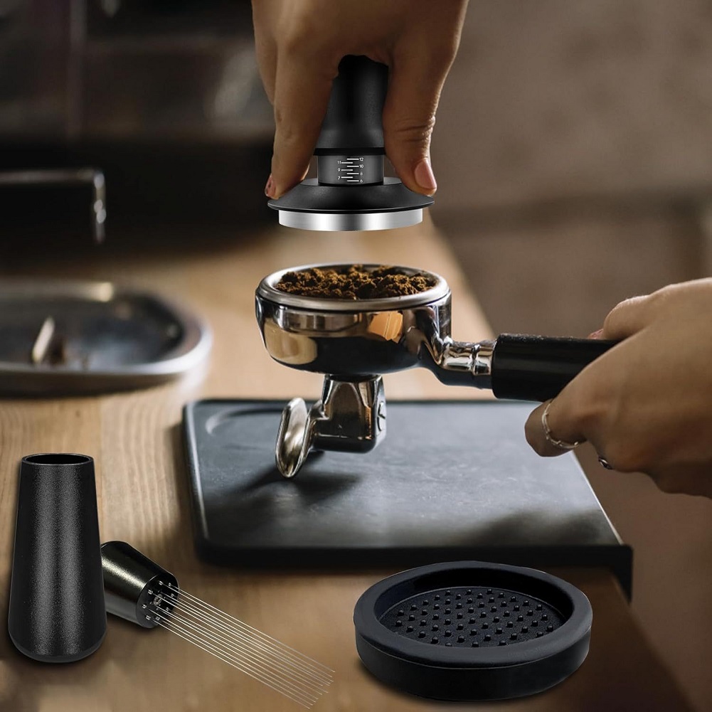 Espresso Tamper Set - エスプレッソタンパーセット 51mm、スプリング式タンパー、ニードルディストリビューター、タンパーマット、アルミ製ドージングファンネル付き